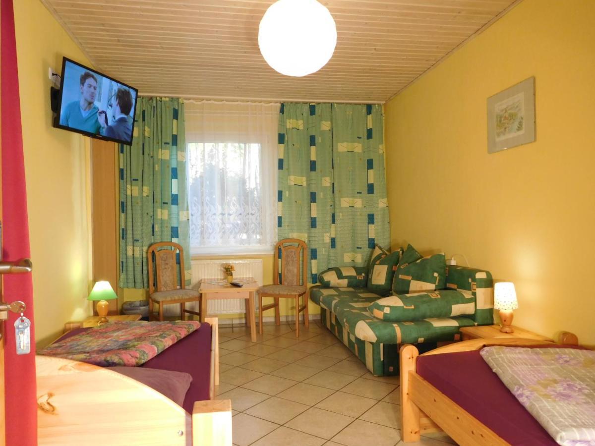 Hostel Waldhaus Am Ferienpark Mirow -Zimmer Du Wc Eksteriør billede