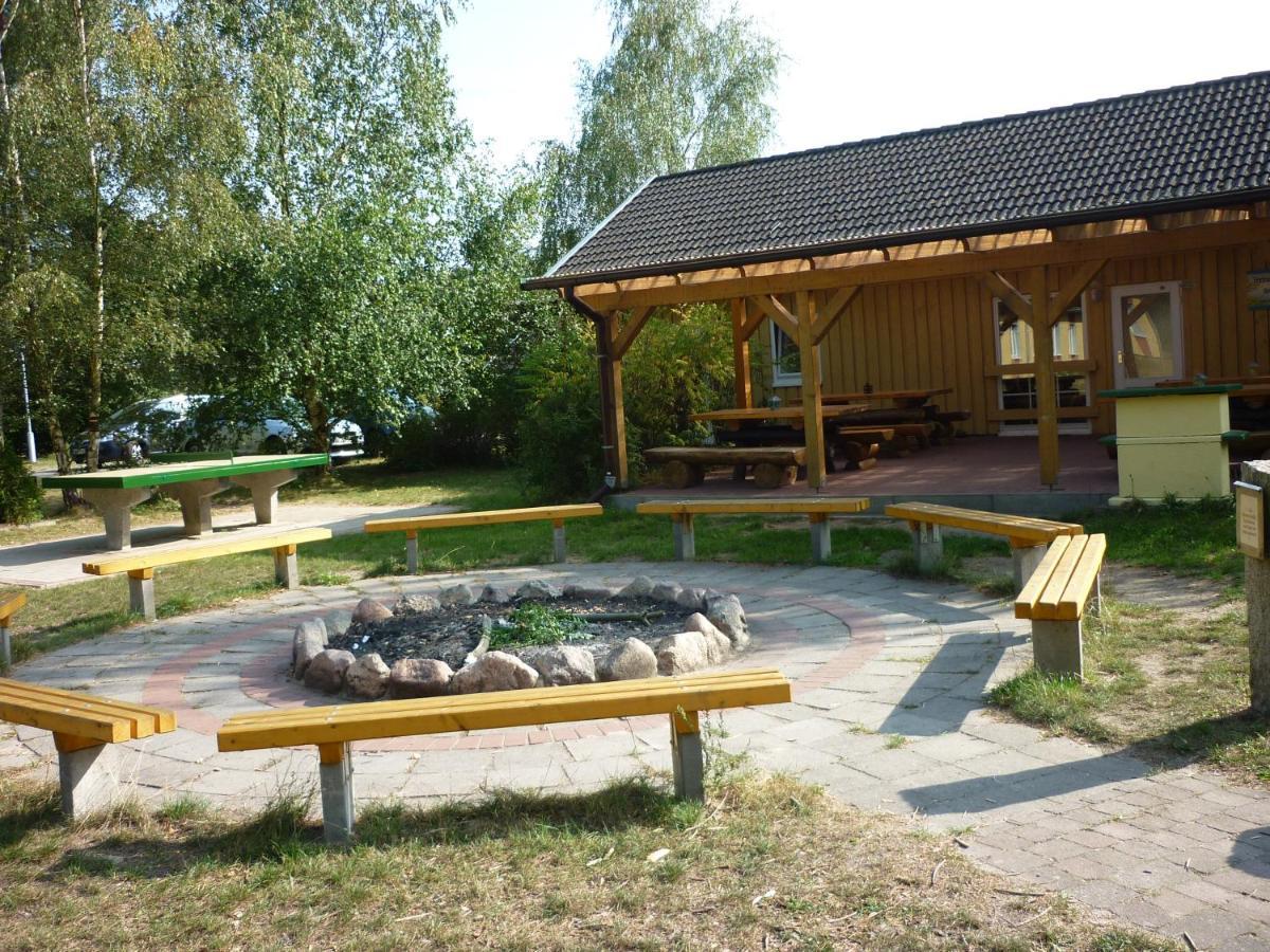 Hostel Waldhaus Am Ferienpark Mirow -Zimmer Du Wc Eksteriør billede