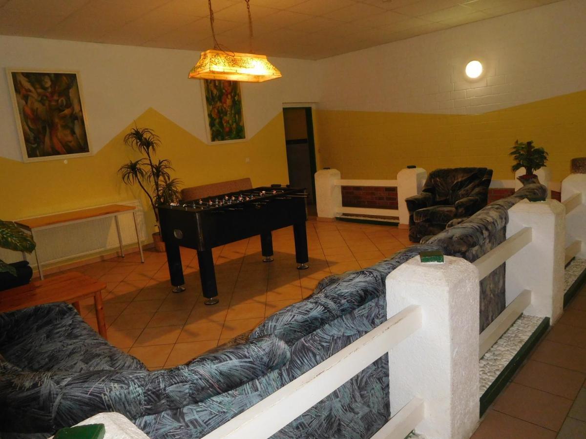 Hostel Waldhaus Am Ferienpark Mirow -Zimmer Du Wc Eksteriør billede
